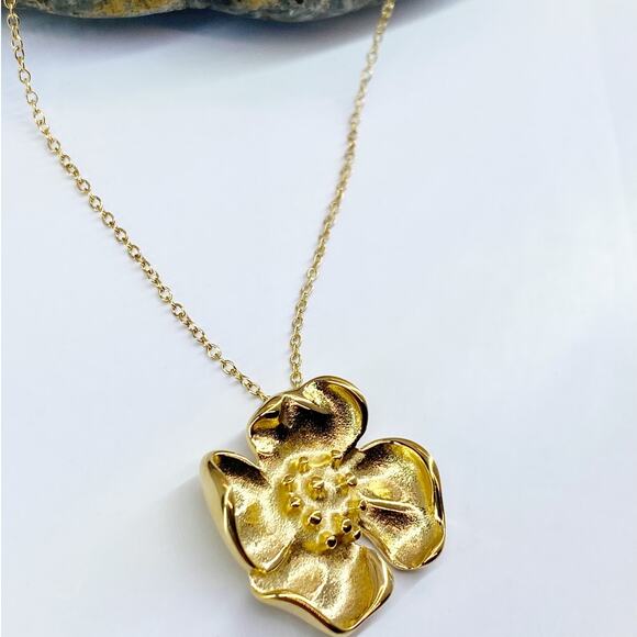 NEW Wildflower Layering Necklace - Picture 2 of 13